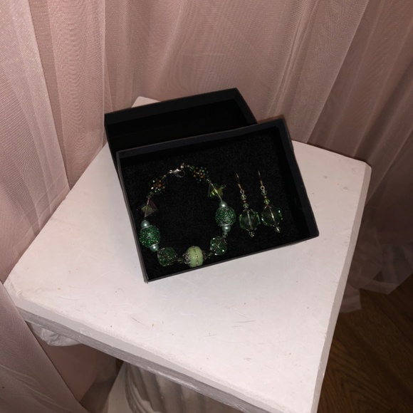 Lucy Collection Hand Made Jewelry by you’re posher women’s bracelet and earrings - Picture 10 of 10